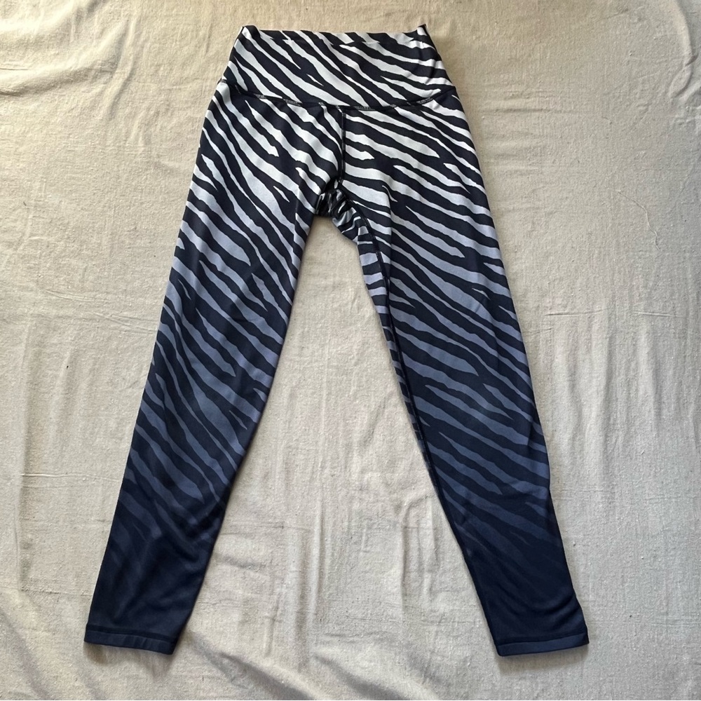 2/$20 Aerie Zebra Print Ombré Yoga Pants